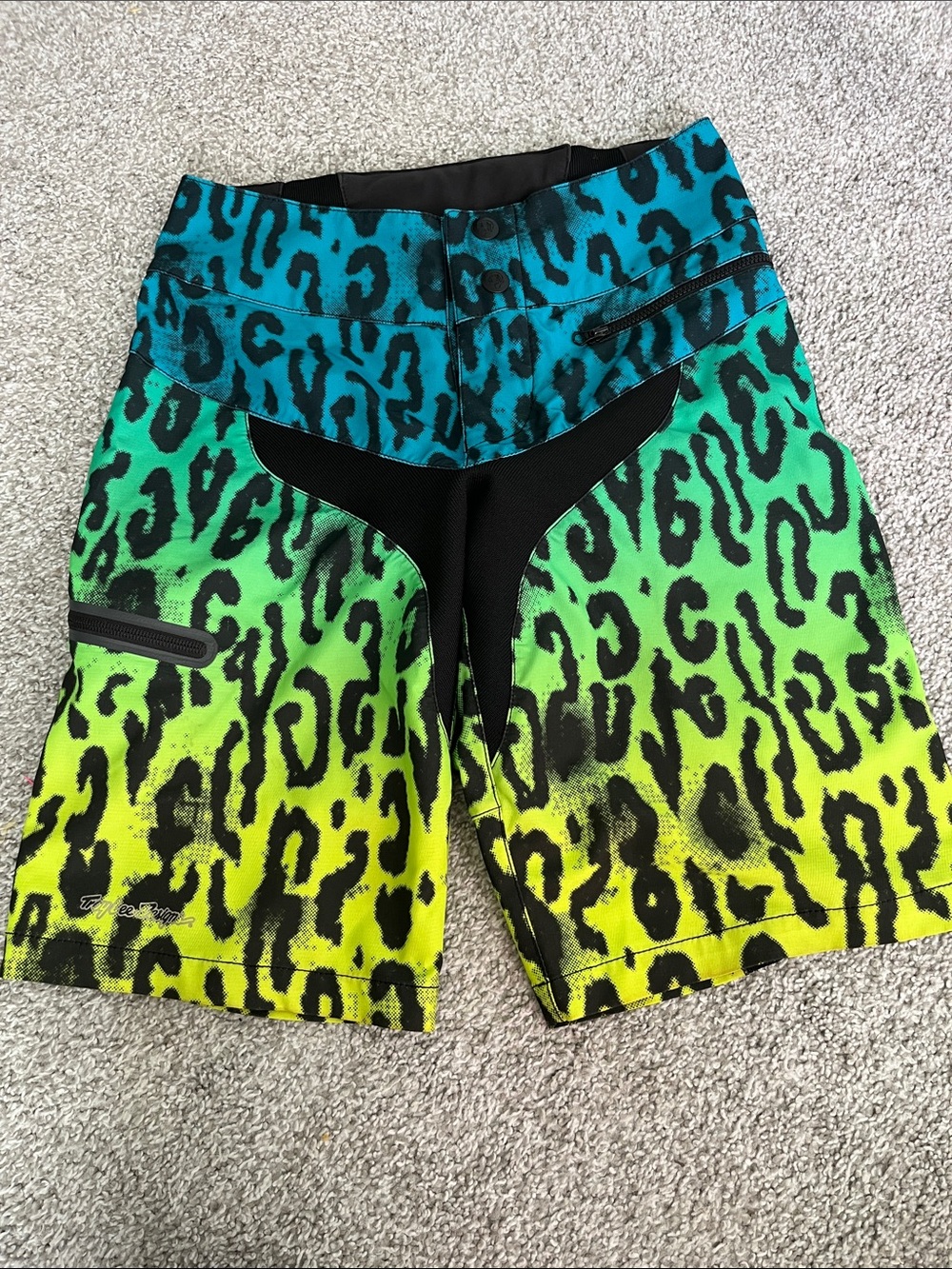 Troy Lee leopard print mountain bike shorts - Picture 1 of 2